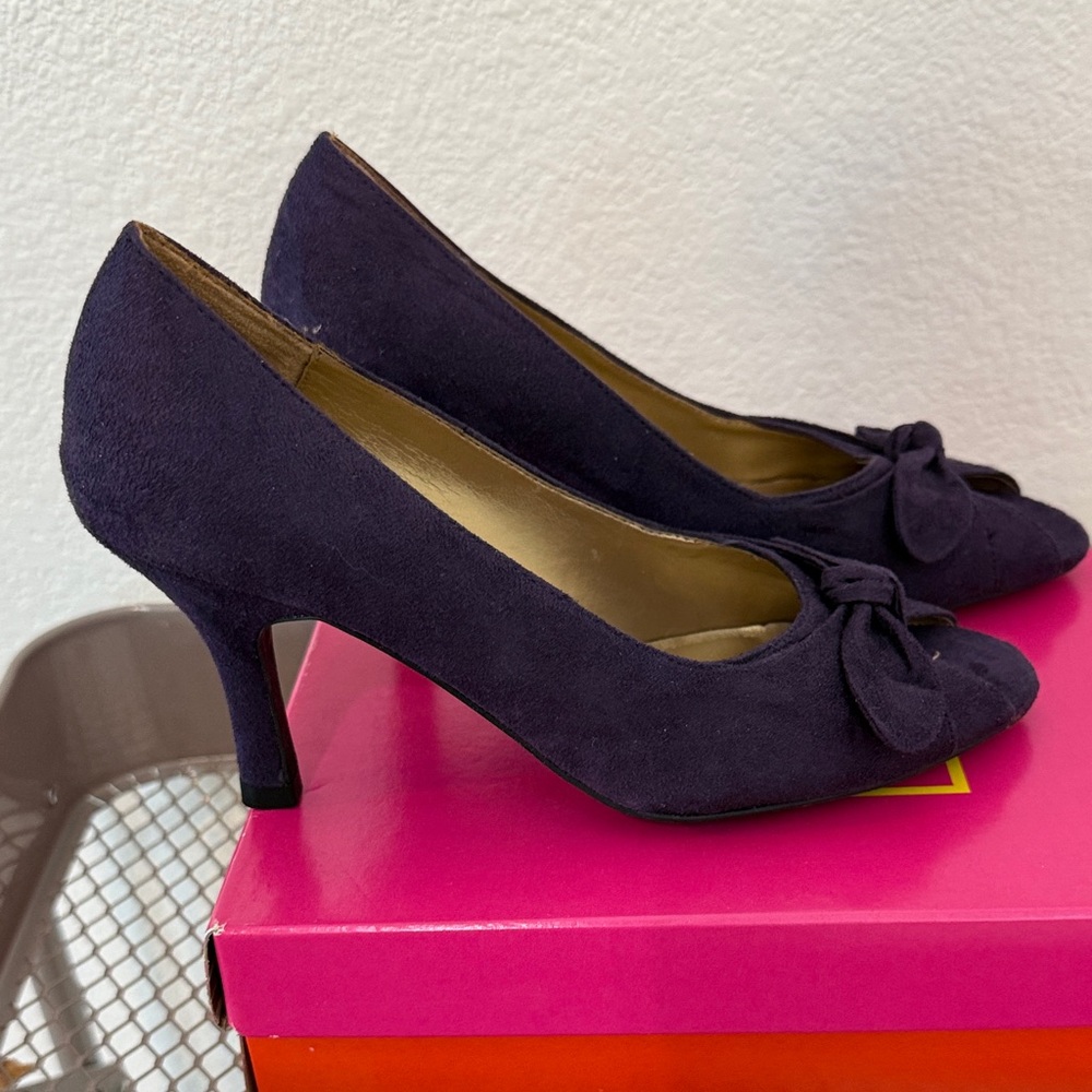 Isaac Mizrahi Dark Purple Heels with Bow New